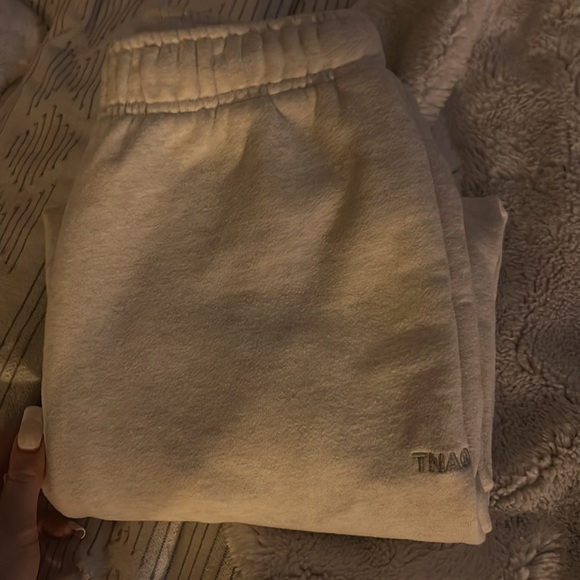 Aritzia TNA sweat fleece,cozy fleece mega fit,in size 2 extra small,never worn - Picture 5 of 5
